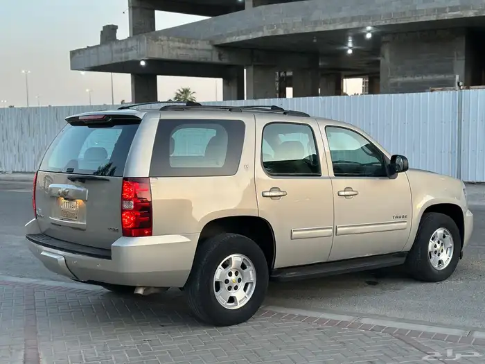 تاهو 2011 نظيف جدا 10