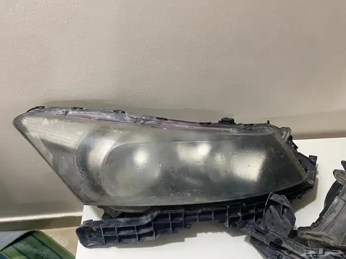 شمعات و اسطبات و بطانة قفل الكبوت اكورد 2010 3