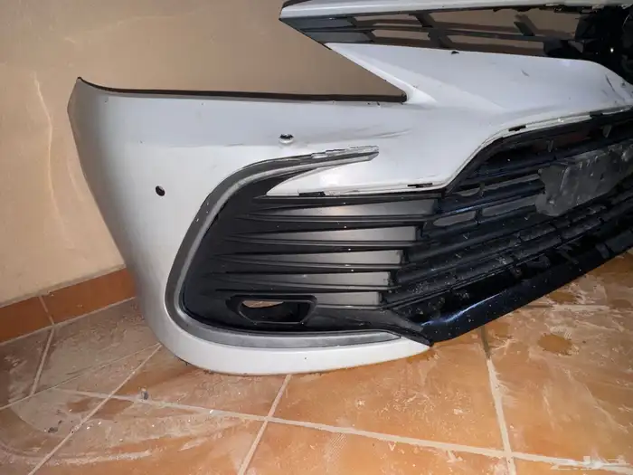 صدام كامري 2023 لون لؤلؤي 5