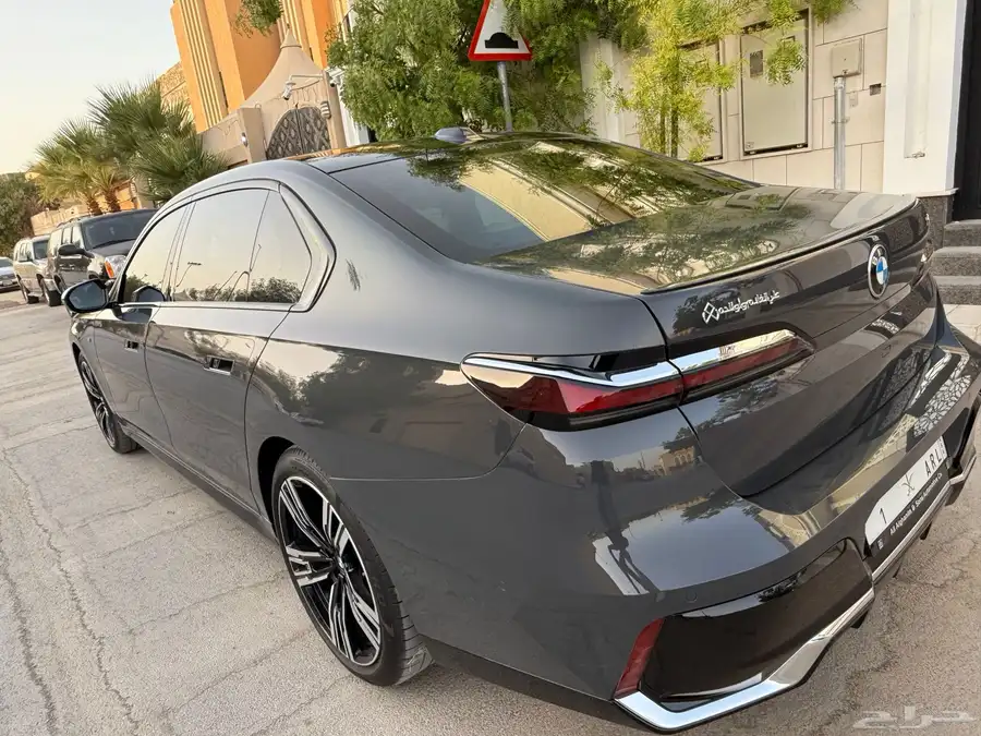 BMW 740i موديل 2025 10