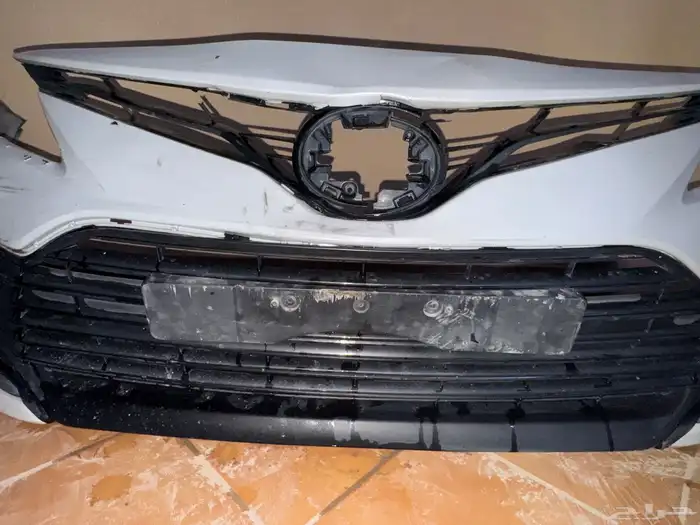 صدام كامري 2023 لون لؤلؤي 4