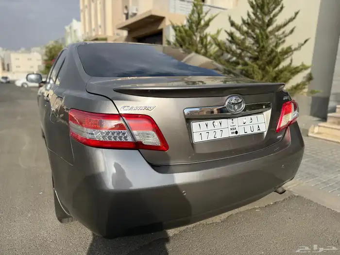 كامري 2010 ماشيه 276 فل كامل وكاله 5