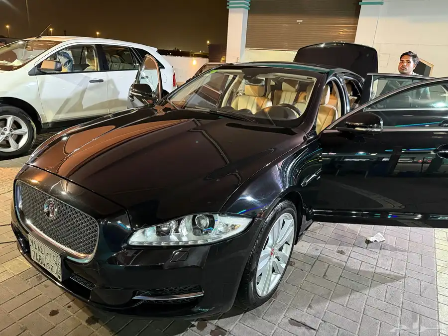 2015 Jaguar XJL 1