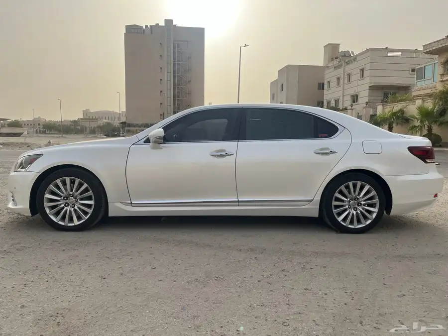 لكزس LS460L 8