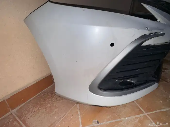 صدام كامري 2023 لون لؤلؤي 6