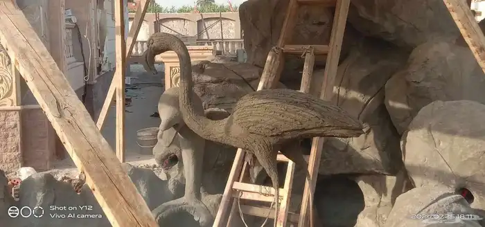 شلالات اندنيسي. صخريه وجزوع اشجار وجديات ضخريه 11