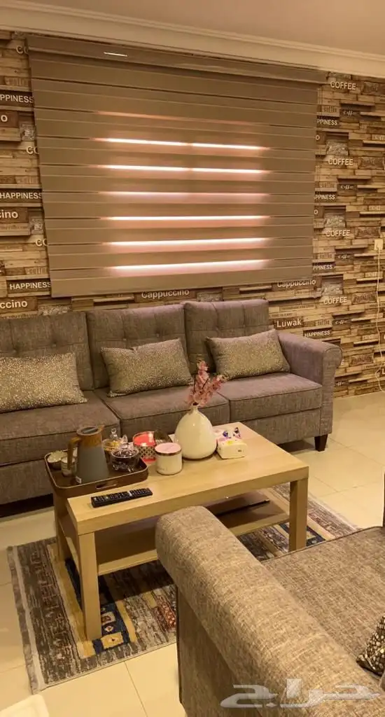 للبيع بشكل عاجل مجموعة أثاث شبه جديدة 6