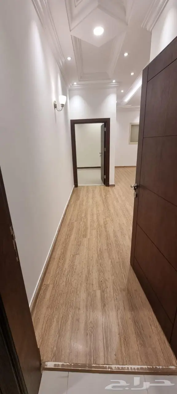 شقة مميزة للبيع شارع وادي الصمان حي حطين 4