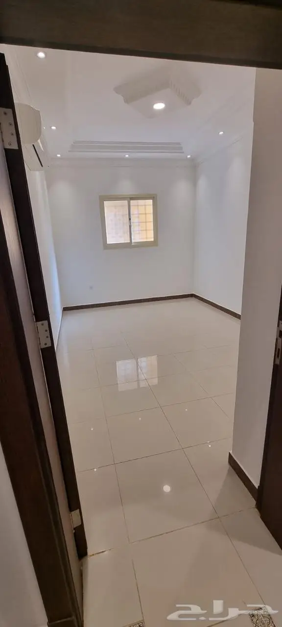 شقة مميزة للبيع شارع وادي الصمان حي حطين 0