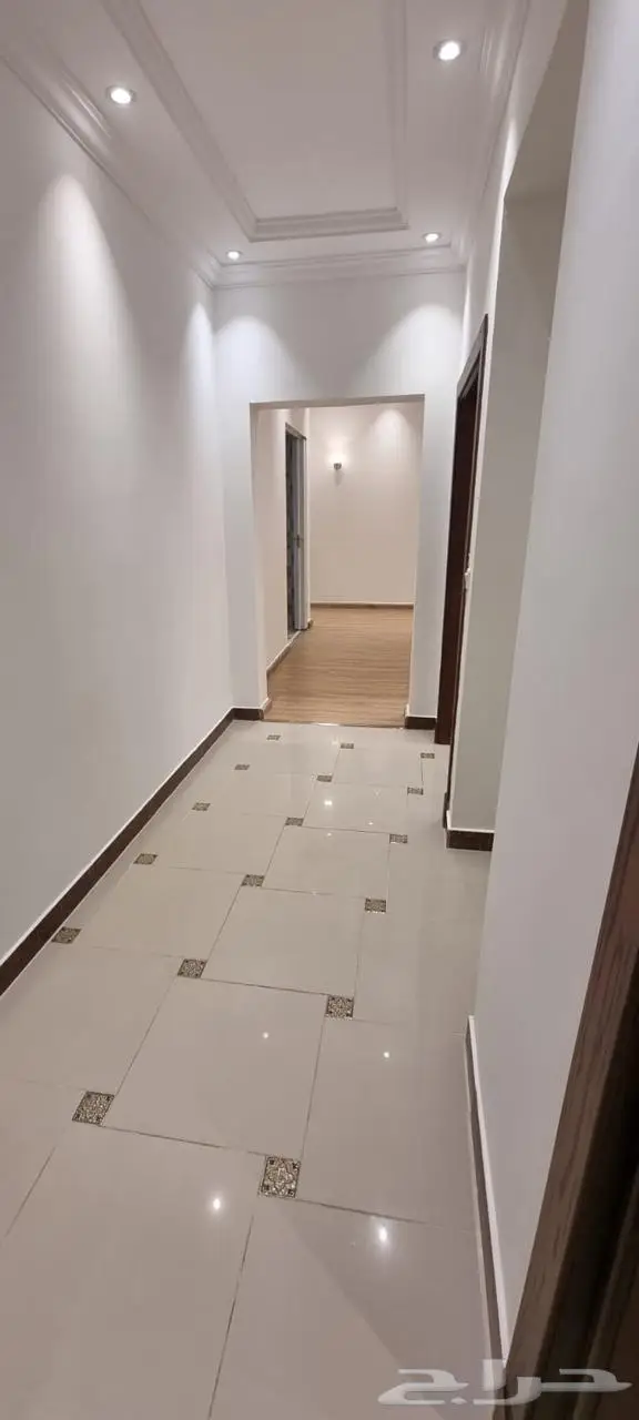 شقة مميزة للبيع شارع وادي الصمان حي حطين 1