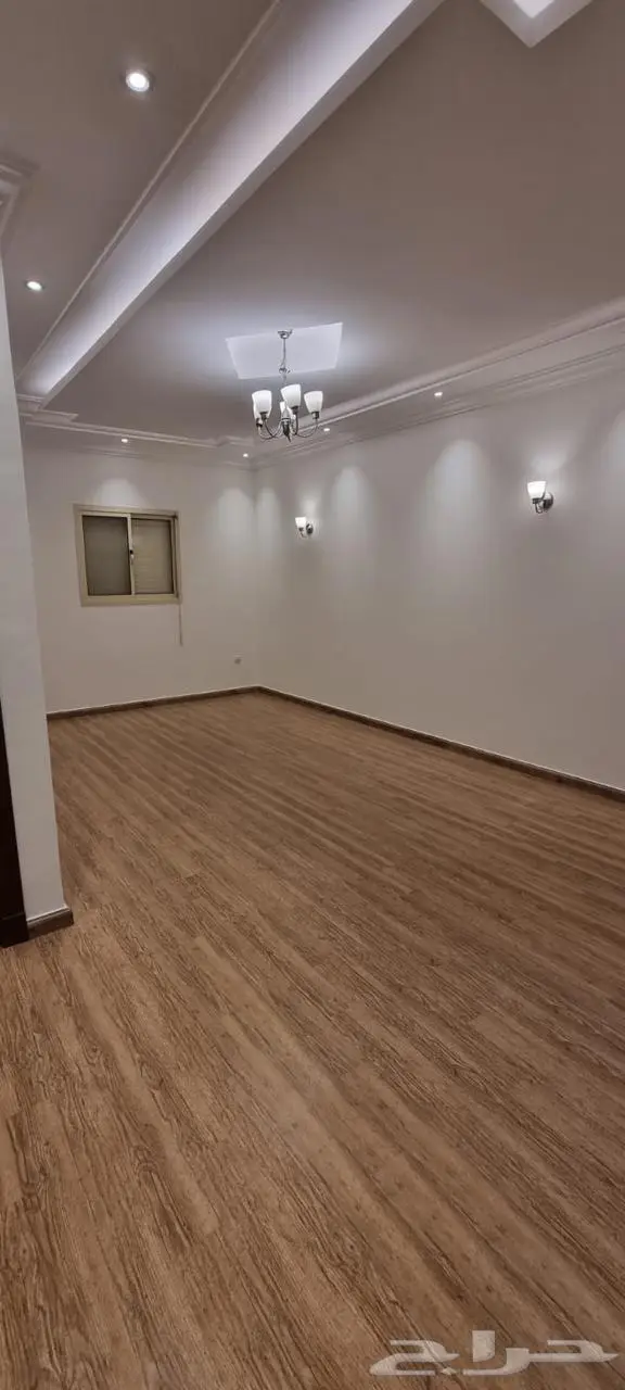 شقة مميزة للبيع شارع وادي الصمان حي حطين 5