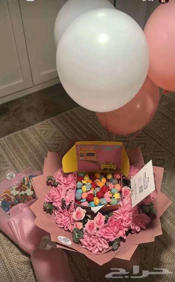 باقة ورد فخمه مع حلويات 1