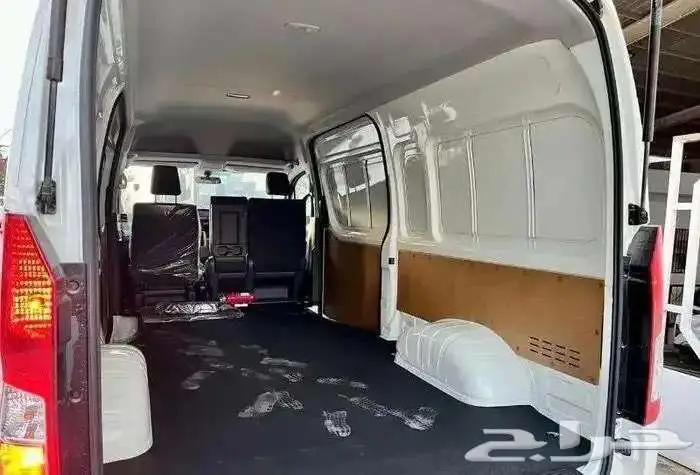 تويوتا هايس بضاعه ديزل قير عادي سقف عالي 2026 4