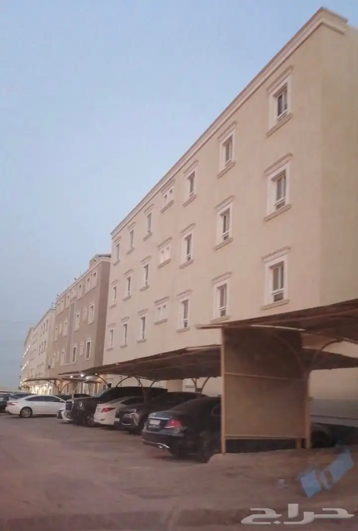 شقة واسعة للبيع بحي ظهرة لين 0
