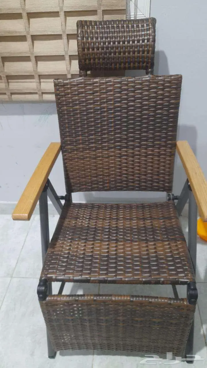 Excellent Condition Relaxing Chairs  Double Cot   Bed 1