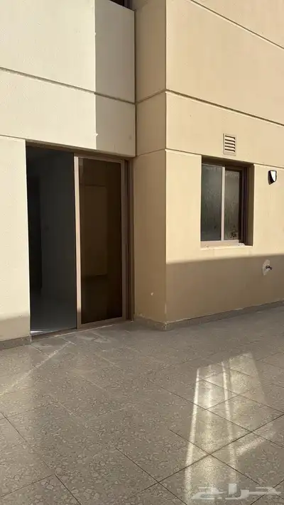 فله للايجار حي الفرسان 8