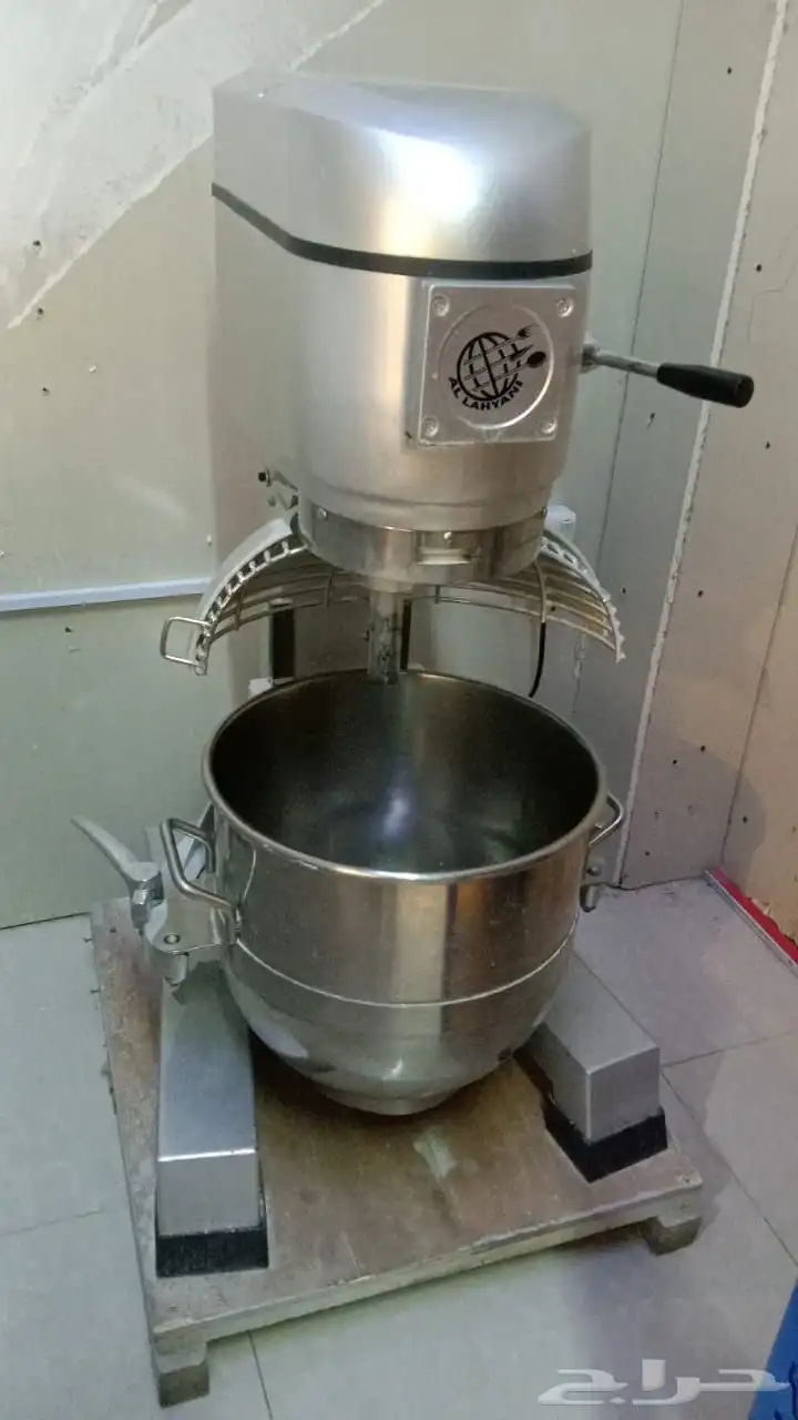 محل مخبوزات وحلويات للتقبيل او بيع اغراض المطبخ بالكامل 8