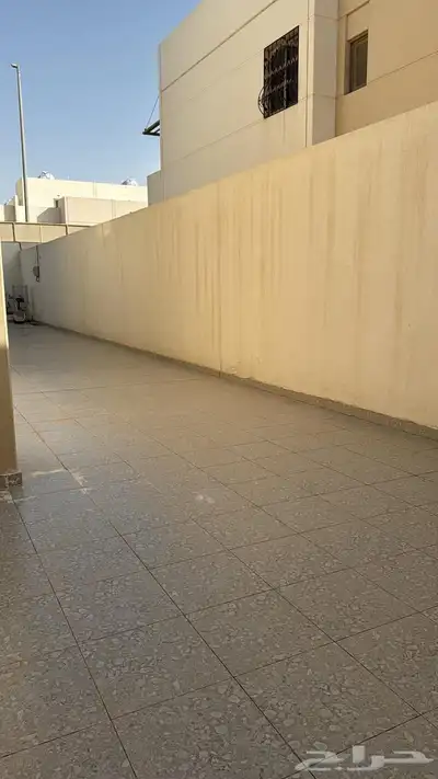 فله للايجار حي الفرسان 12