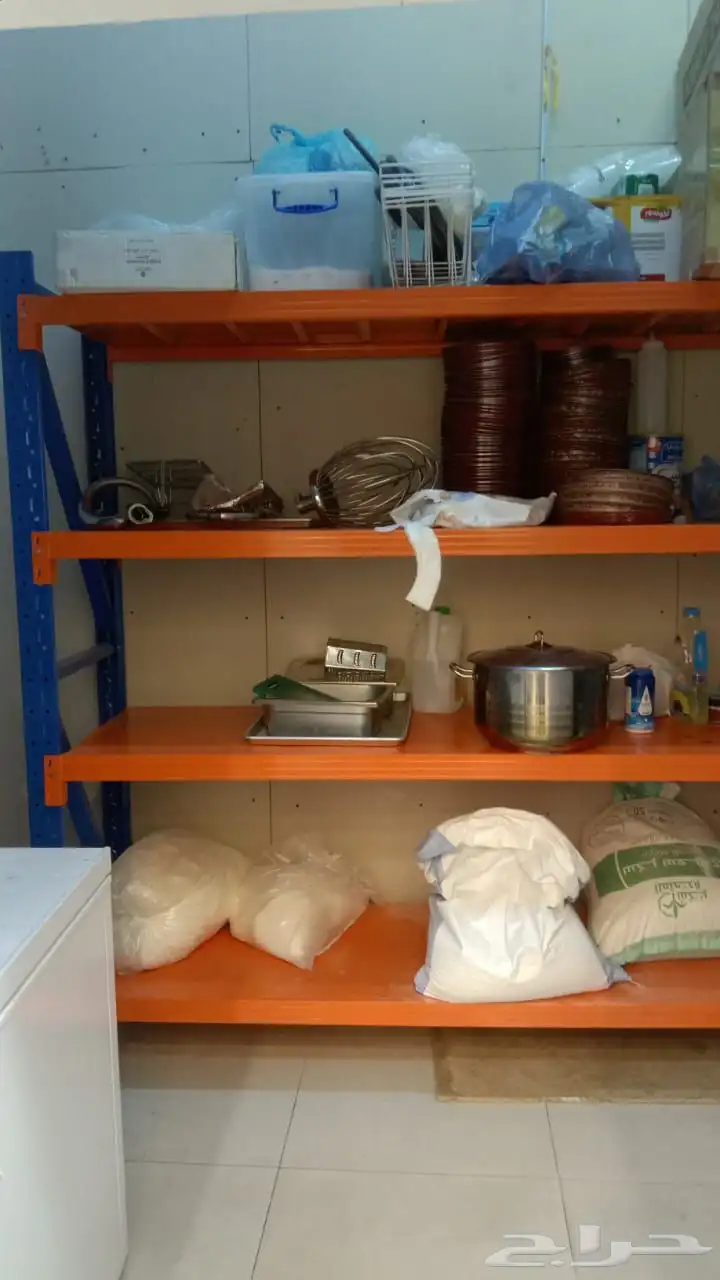 محل مخبوزات وحلويات للتقبيل او بيع اغراض المطبخ بالكامل 10