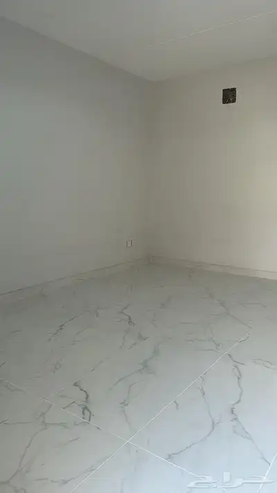 فله للايجار حي الفرسان 7