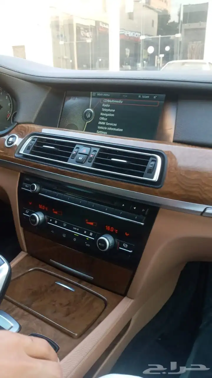 BMW 2012 IL740 5