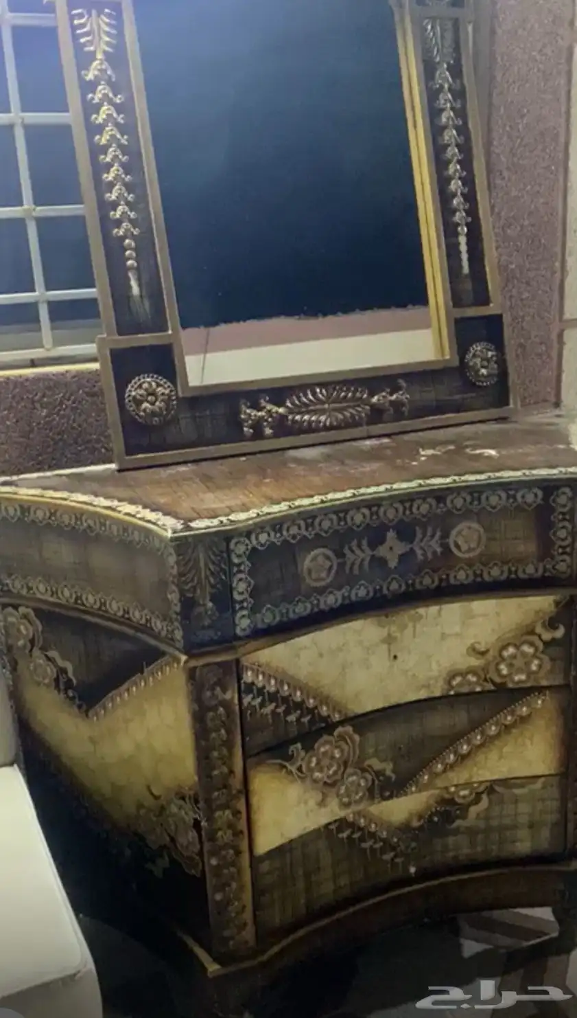 بابين خشب مع تسريحه. 2
