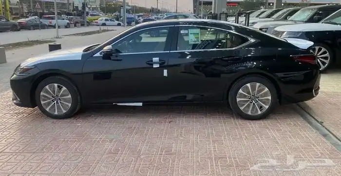 لكزس ES300AHموديل 2025 1