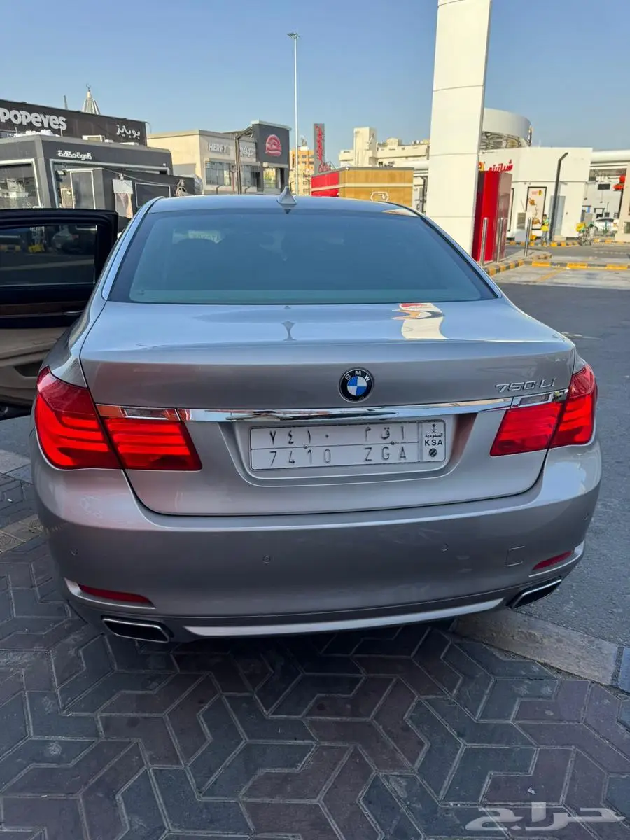 BMW الفئة السابعة 740 1