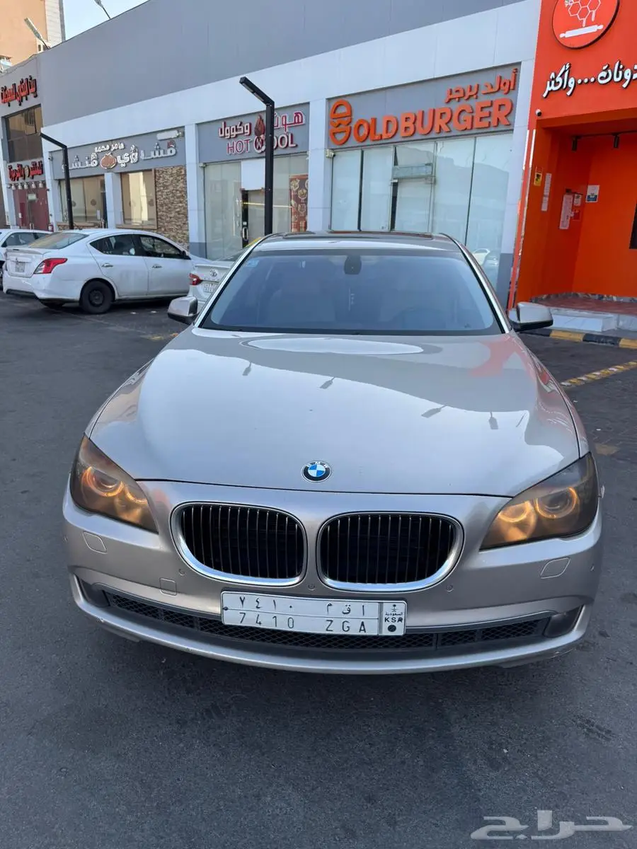 BMW الفئة السابعة 740 3