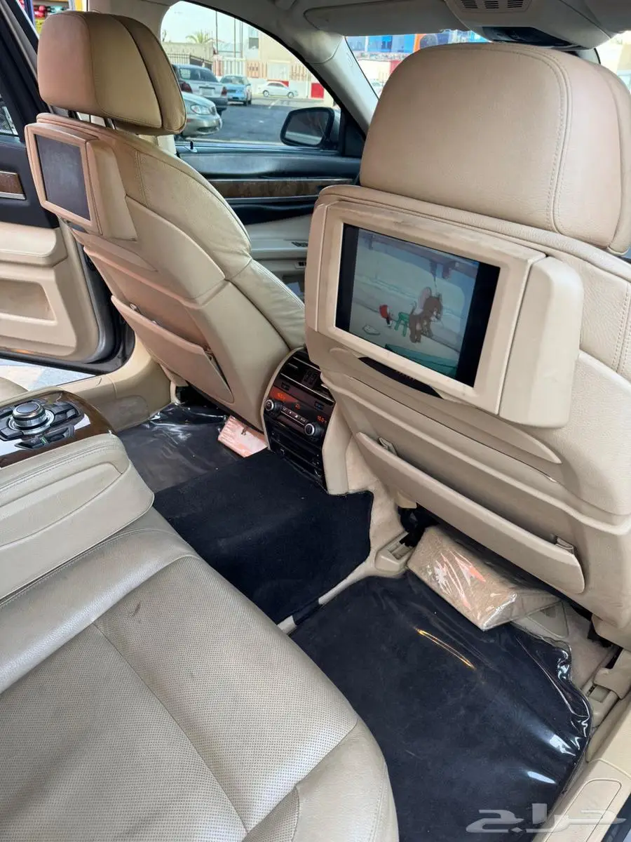 BMW الفئة السابعة 740 13