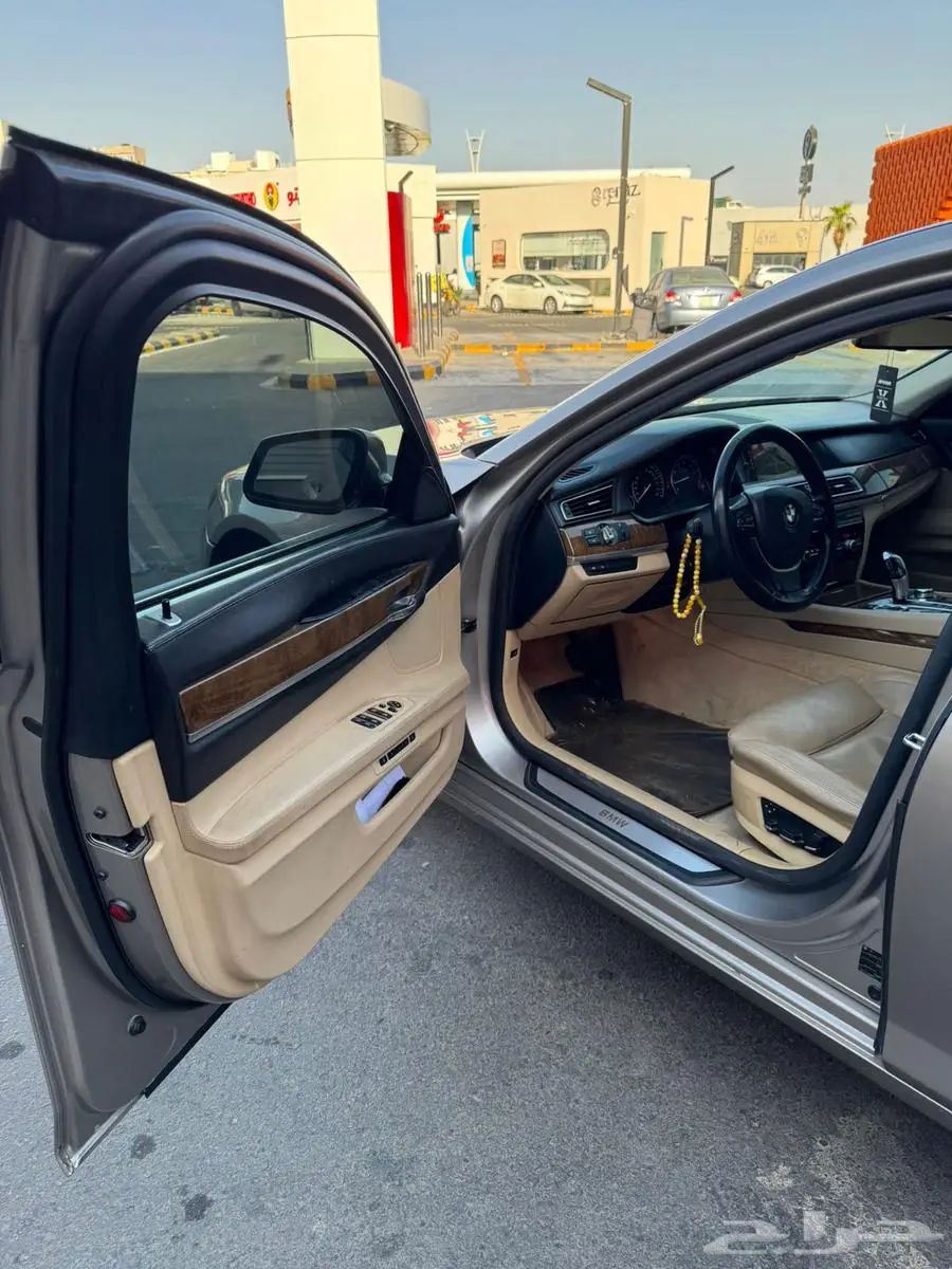 BMW الفئة السابعة 740 14