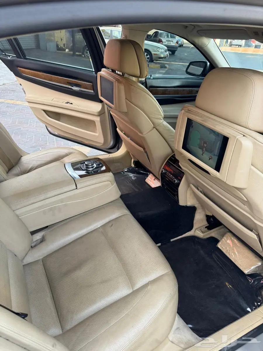 BMW الفئة السابعة 740 30