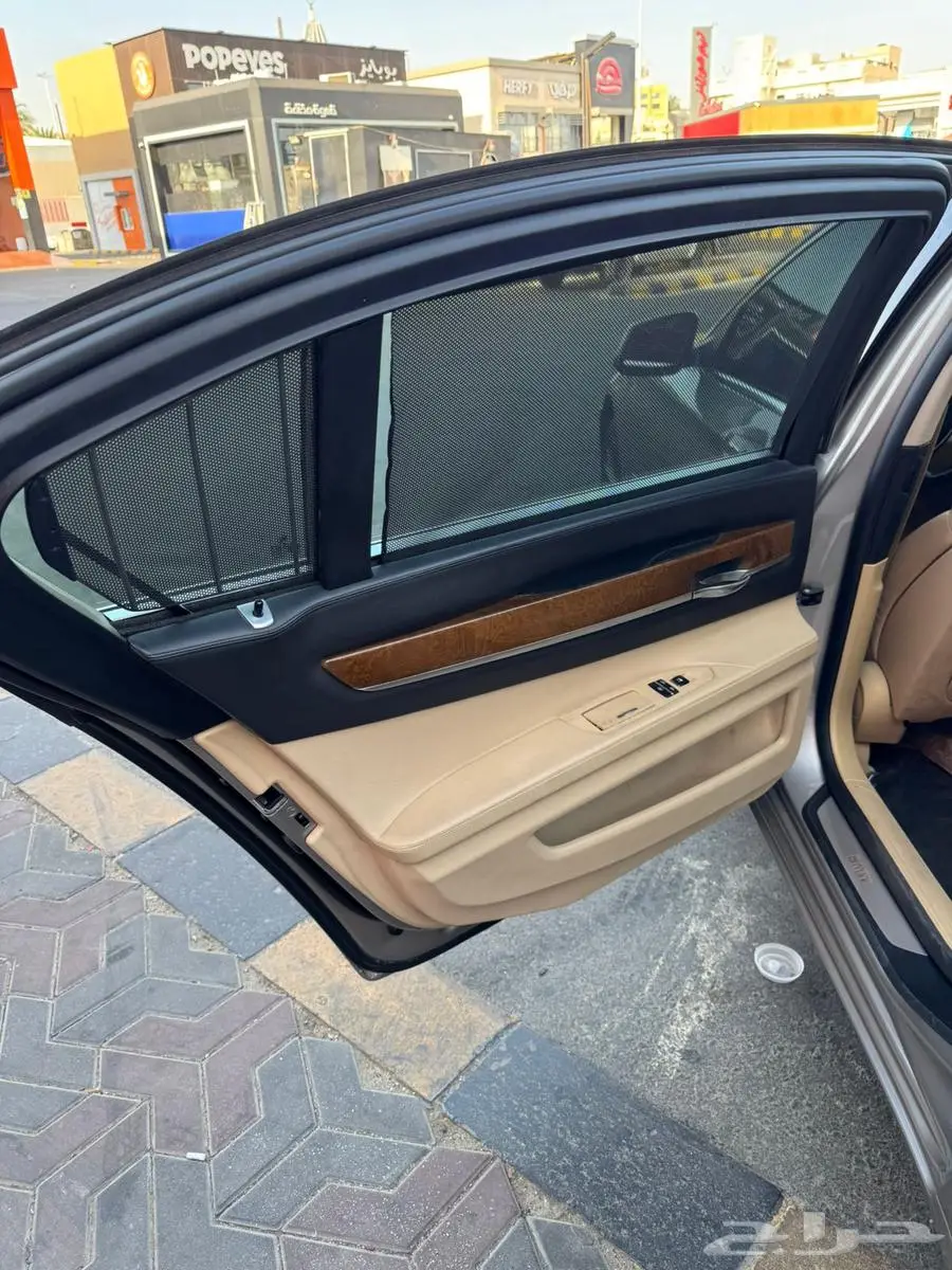 BMW الفئة السابعة 740 26