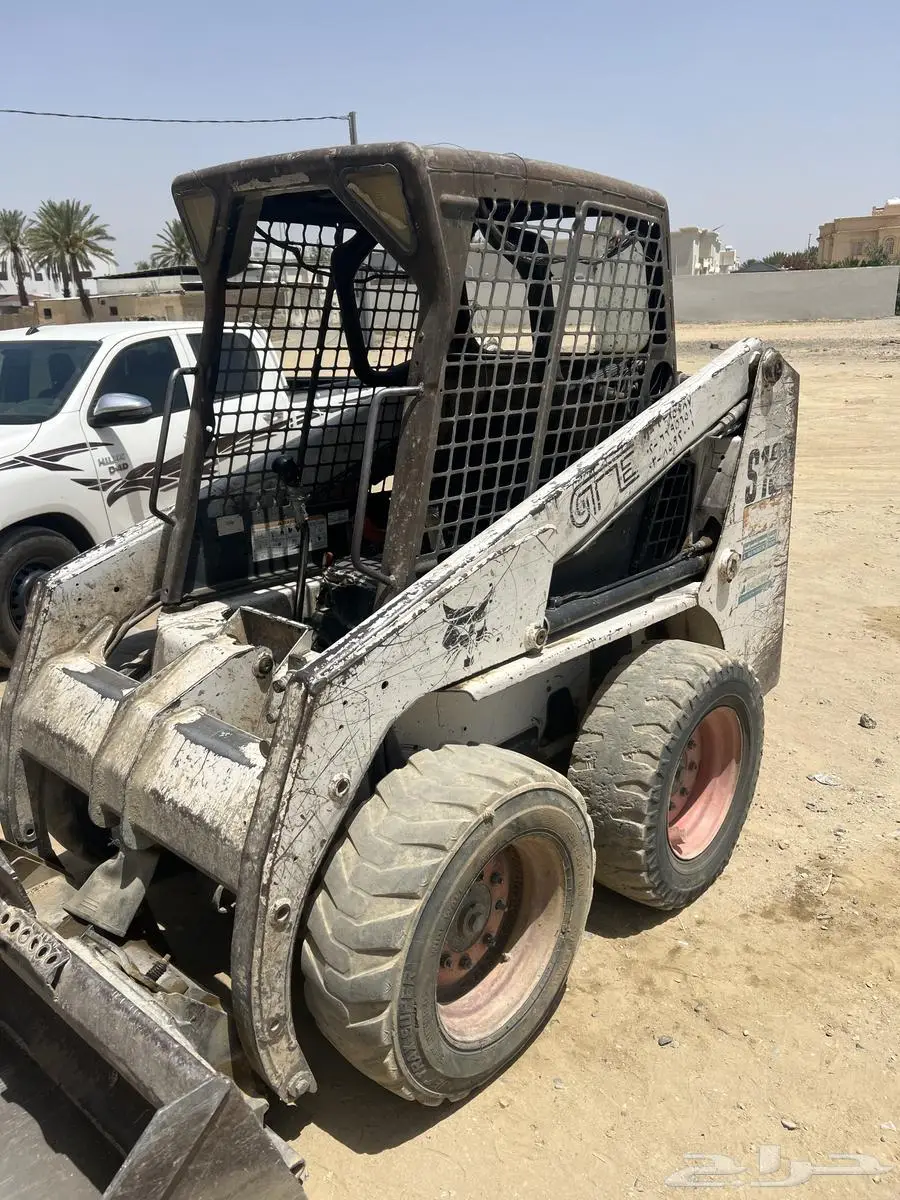 للبيع بوبكات أبو بس 130 م2007 3