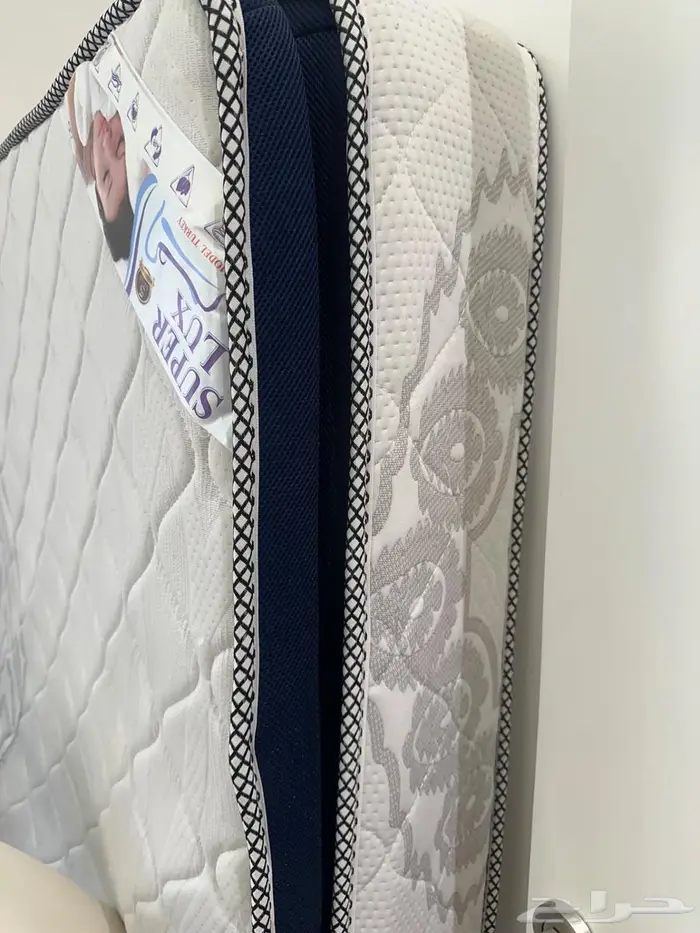 مرتبه بحاله كويسه وطاوله 2