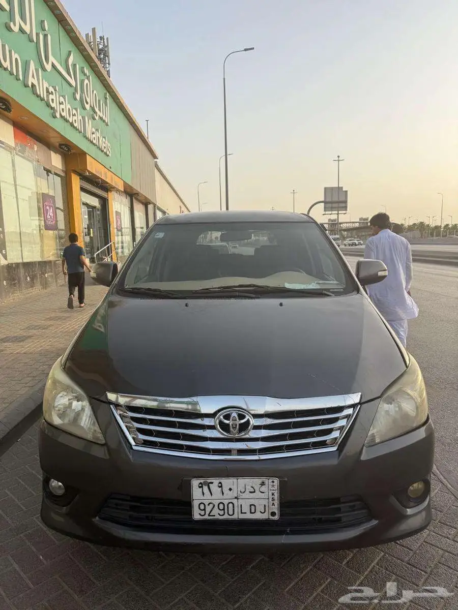 Toyota Innova 2014 full option 11