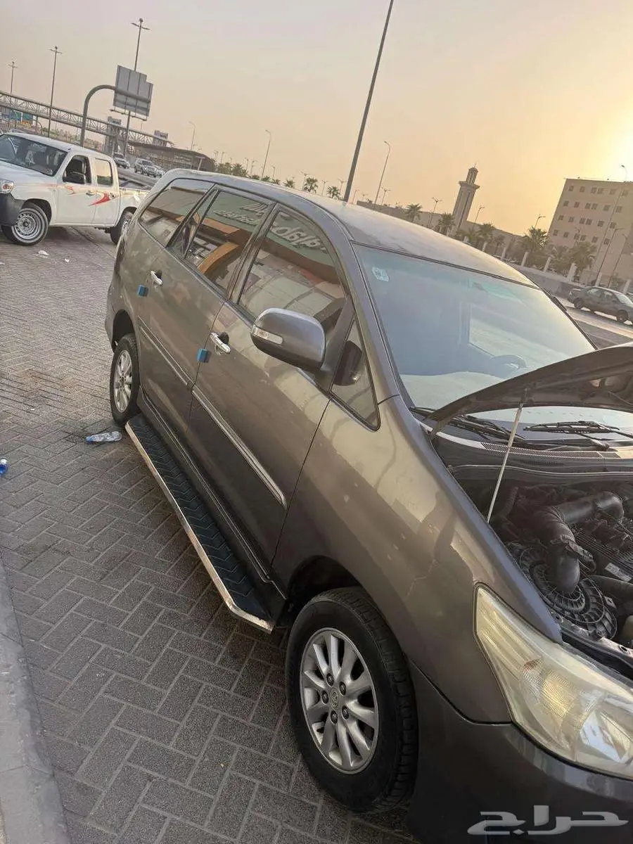 Toyota Innova 2014 full option 9