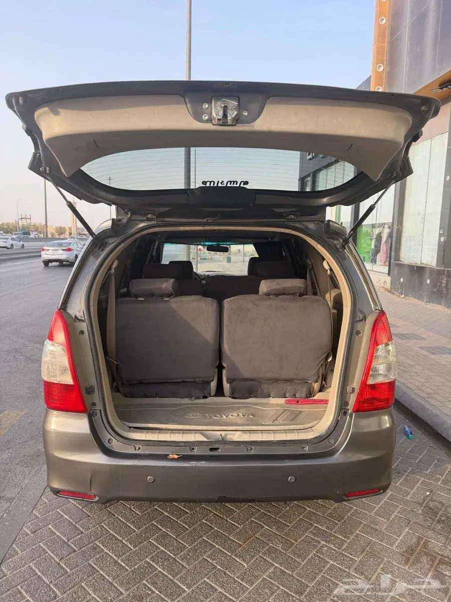 Toyota Innova 2014 full option 3