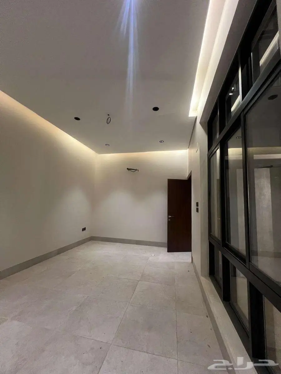 للبيع فلل قريب قاعة ولايف ب950 الف سمارت هوم 13