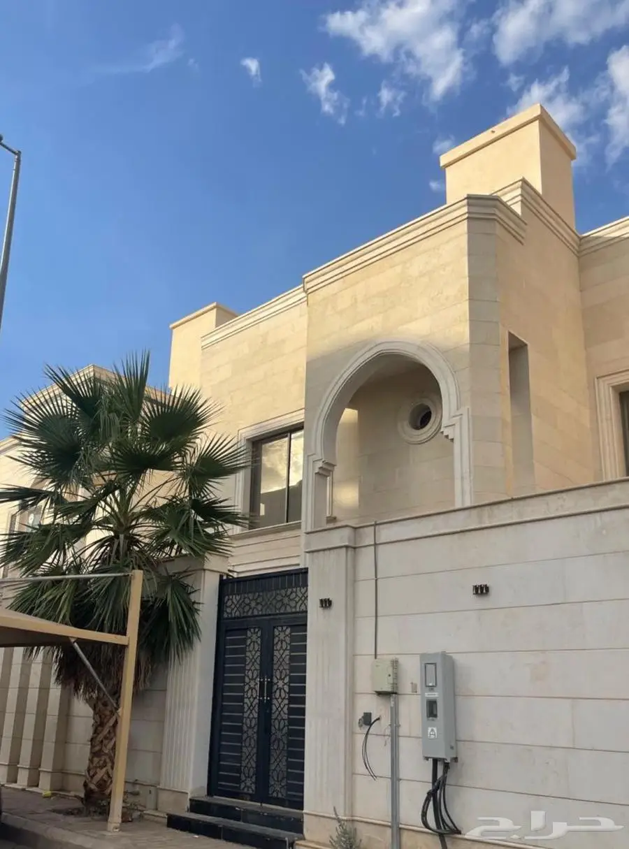 فيلا للبيع بالرانوناء موقع مميز بجوار جامع ومجمع المدارس 1