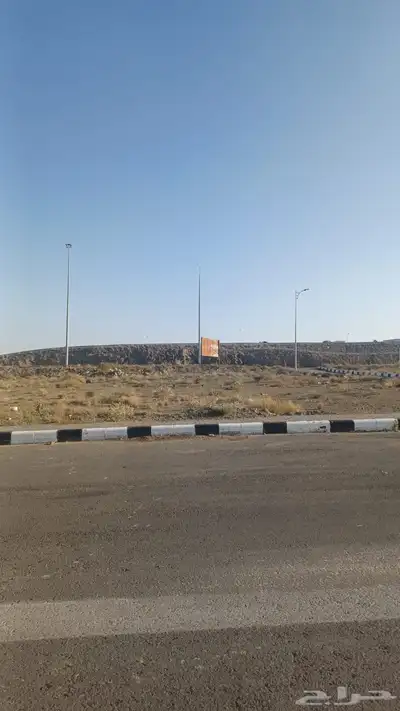 أرض تجارية للإيجار 2