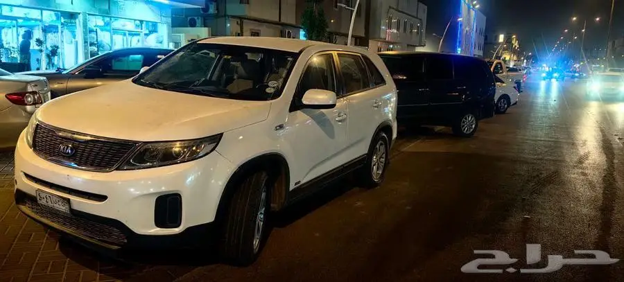 للبيع كيا سورينتو 2014 V6 - AWD 9
