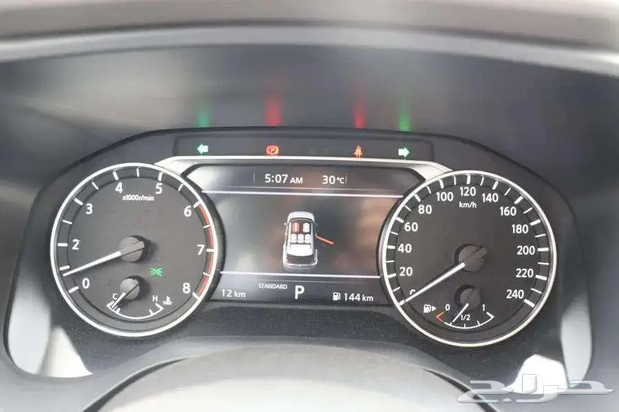 نيسان اكس تريل 20