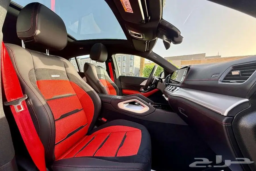 مرسيدس GLE 53 AMG 2024 اسود ممشي قليل 5