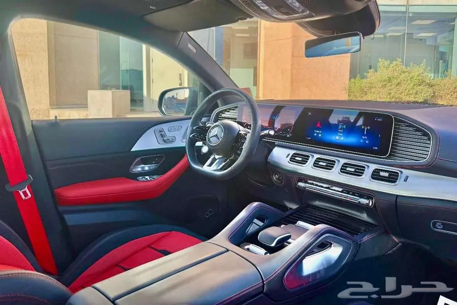 مرسيدس GLE 53 AMG 2024 اسود ممشي قليل 7