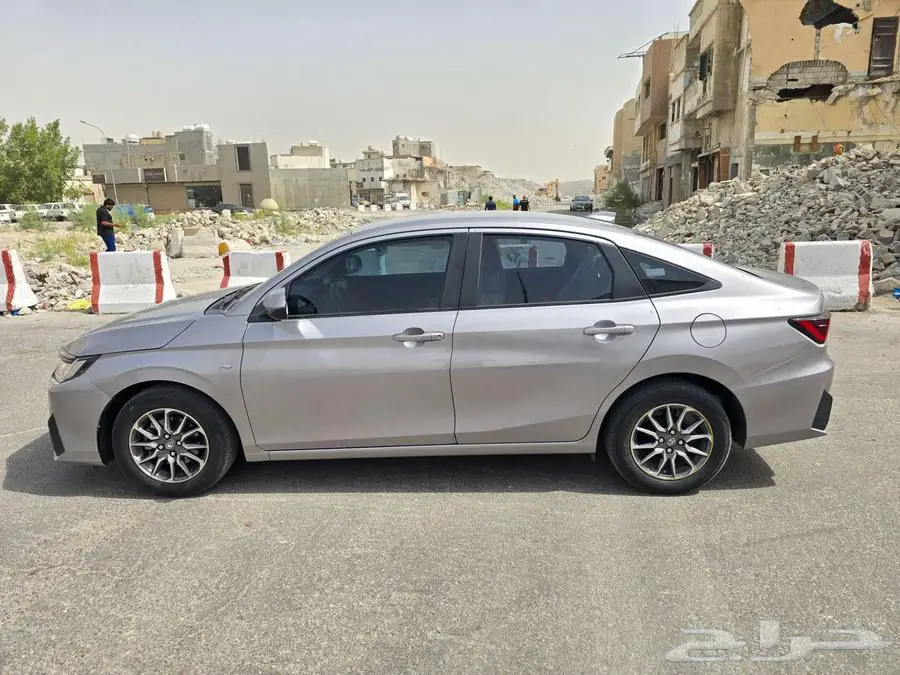 يارس مديل 2023 فئةY 12