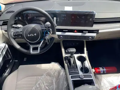 كيا K5 2025 قير اوتماتيك بنزين 12