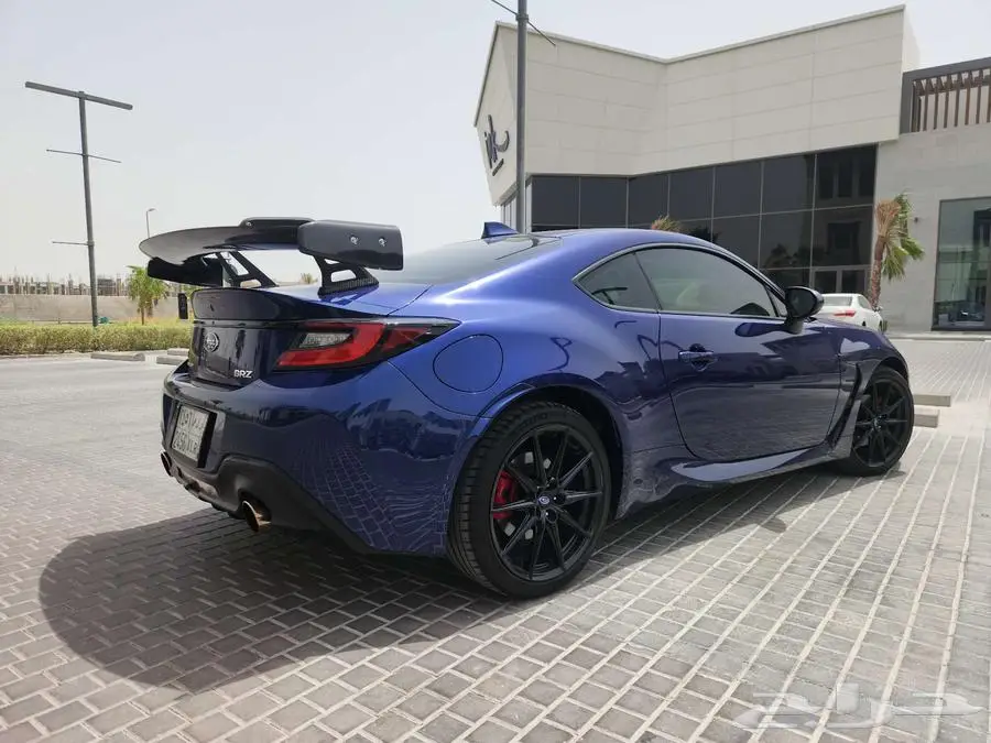 Subaru BRZ   Toyota GR86 2023 1