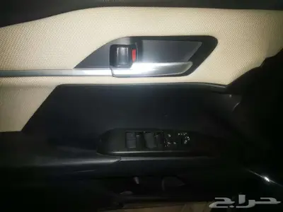 كامري E هايبرد ستاندرد اسود 2025 سعودي 9