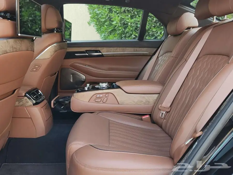 جنسس 2022 G90 رويال V8 31